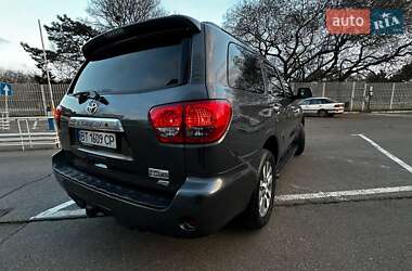 Внедорожник / Кроссовер Toyota Sequoia 2015 в 