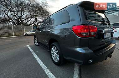 Внедорожник / Кроссовер Toyota Sequoia 2015 в 