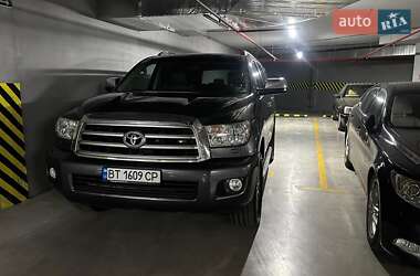 Внедорожник / Кроссовер Toyota Sequoia 2015 в 