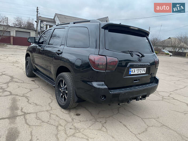 Внедорожник / Кроссовер Toyota Sequoia 2012 в Киеве