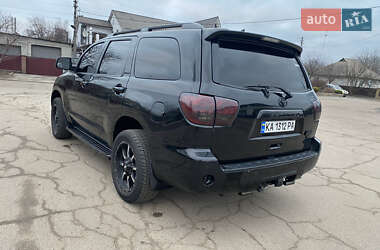 Позашляховик / Кросовер Toyota Sequoia 2012 в Києві