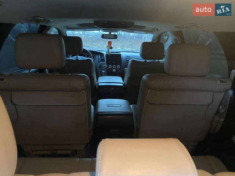 Внедорожник / Кроссовер Toyota Sequoia 2012 в Киеве