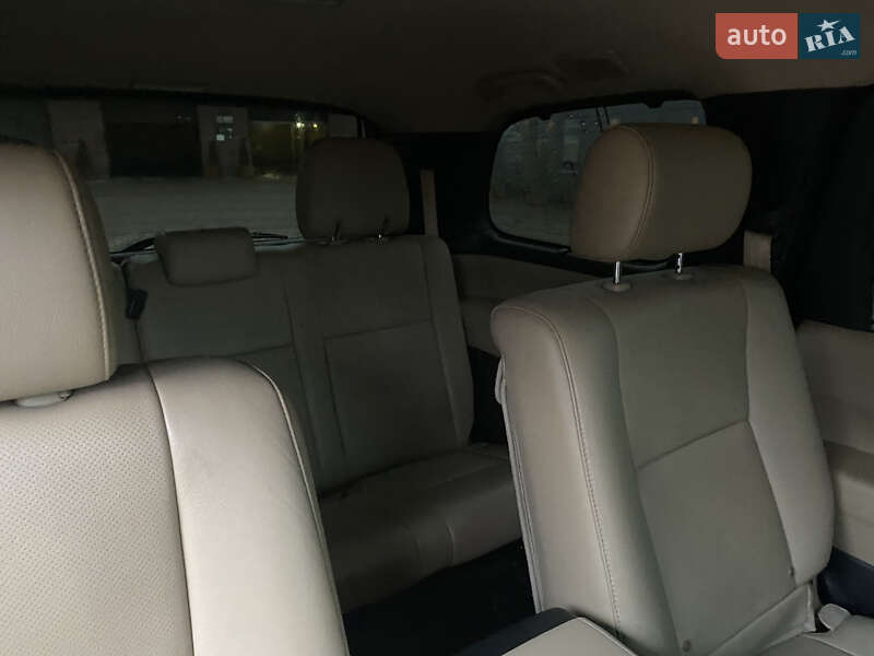 Внедорожник / Кроссовер Toyota Sequoia 2012 в Киеве