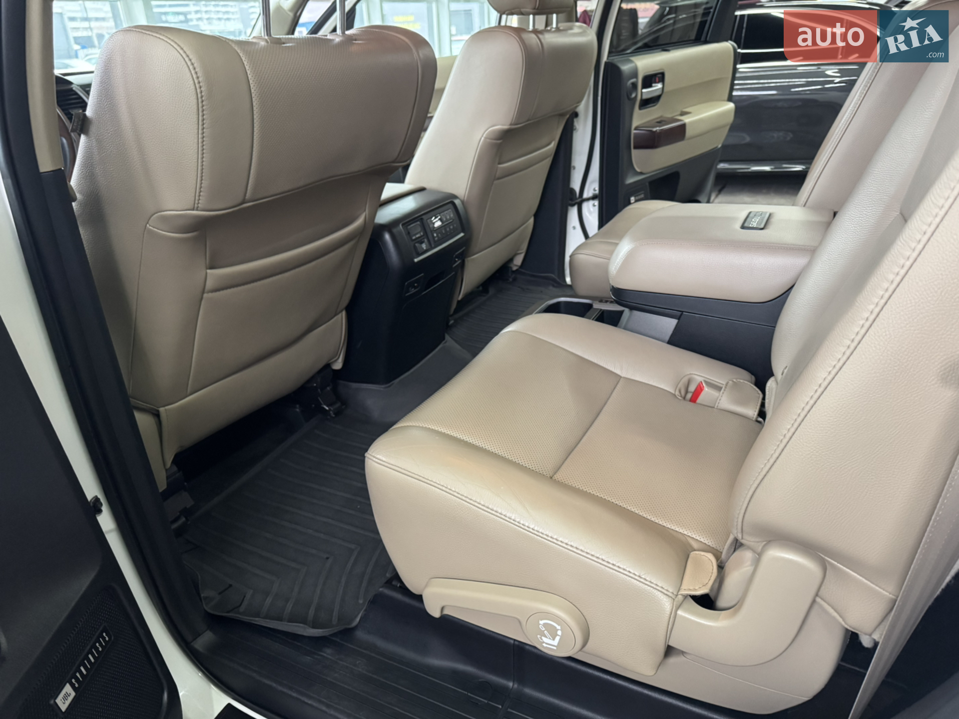 2013 Toyota Sequoia - мініатюра 4