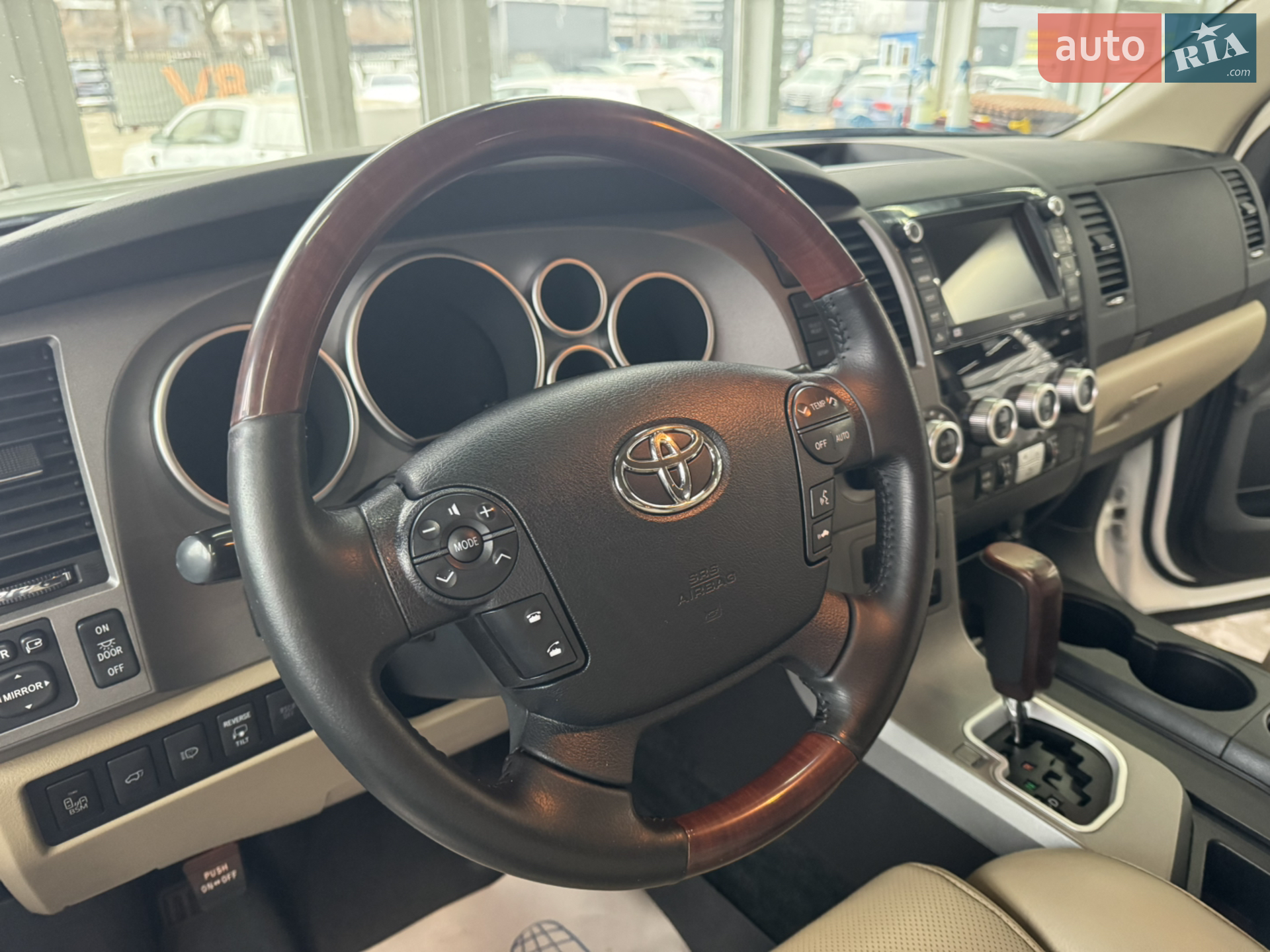 2013 Toyota Sequoia - мініатюра 9