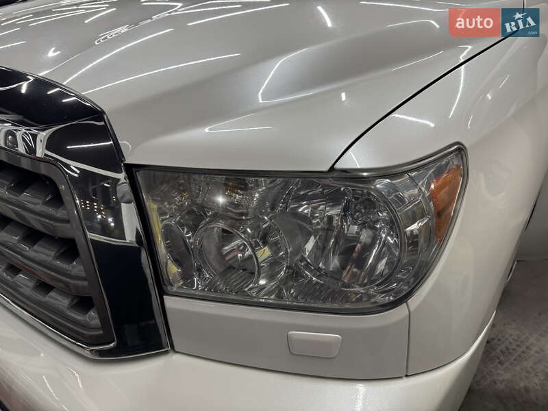 Позашляховик / Кросовер Toyota Sequoia 2013 в Києві