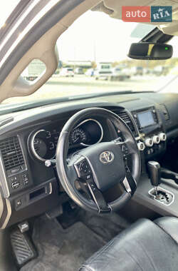Внедорожник / Кроссовер Toyota Sequoia 2019 в 