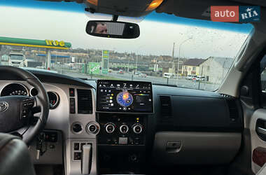 Позашляховик / Кросовер Toyota Sequoia 2008 в 
