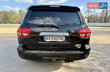 Внедорожник / Кроссовер Toyota Sequoia 2011 в 