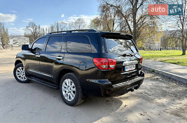 Внедорожник / Кроссовер Toyota Sequoia 2011 в 