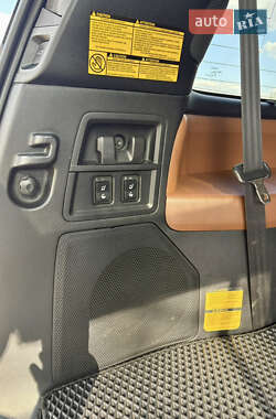 Внедорожник / Кроссовер Toyota Sequoia 2011 в 