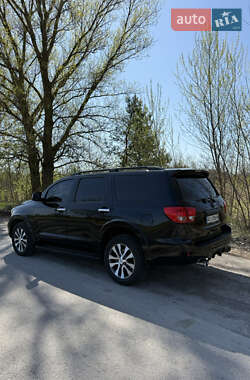 Внедорожник / Кроссовер Toyota Sequoia 2008 в 