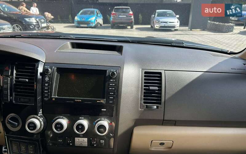 Внедорожник / Кроссовер Toyota Sequoia 2008 в Черновцах