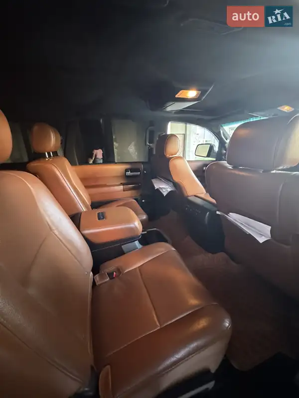 Toyota Sequoia