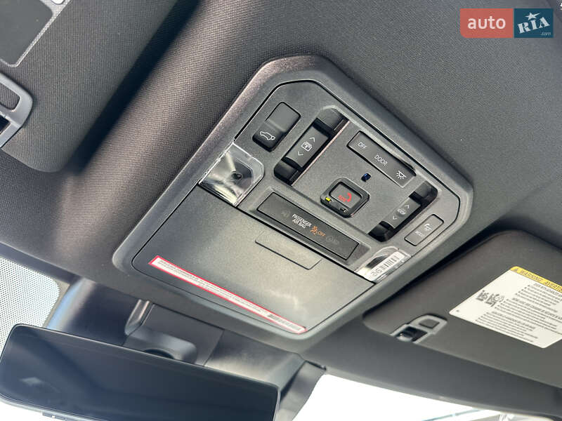 Внедорожник / Кроссовер Toyota Sequoia 2023 в Киеве