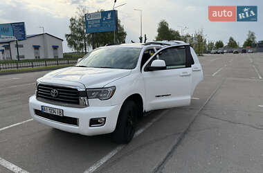 Внедорожник / Кроссовер Toyota Sequoia 2017 в 