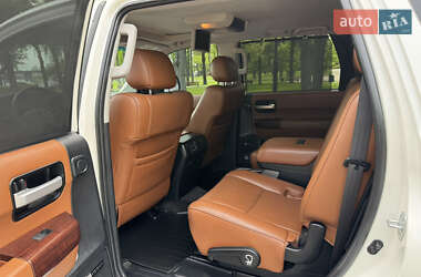 Позашляховик / Кросовер Toyota Sequoia 2011 в 