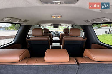 Позашляховик / Кросовер Toyota Sequoia 2011 в 