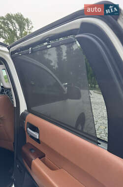 Позашляховик / Кросовер Toyota Sequoia 2011 в 