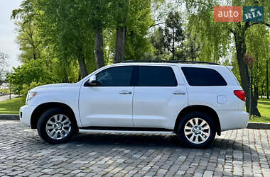 Позашляховик / Кросовер Toyota Sequoia 2011 в 