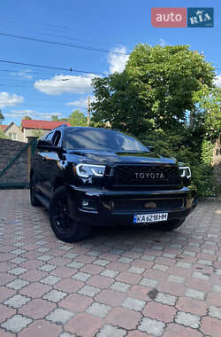 Внедорожник / Кроссовер Toyota Sequoia 2017 в Киеве