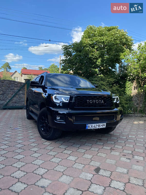 Позашляховик / Кросовер Toyota Sequoia 2017 в 