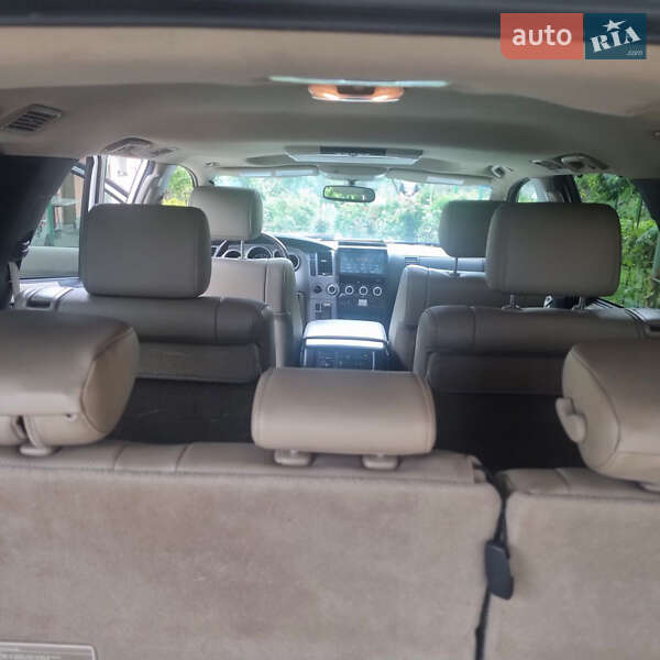 Внедорожник / Кроссовер Toyota Sequoia 2014 в Виннице