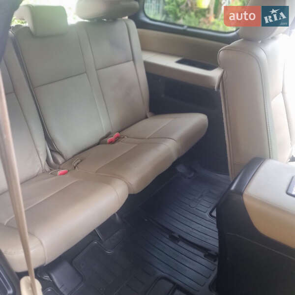 Внедорожник / Кроссовер Toyota Sequoia 2014 в Виннице