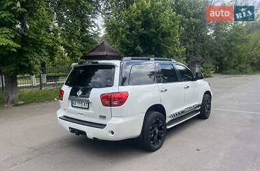 Позашляховик / Кросовер Toyota Sequoia 2016 в 