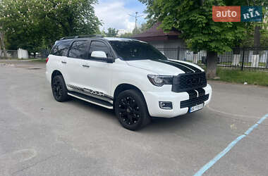 Позашляховик / Кросовер Toyota Sequoia 2016 в Києві