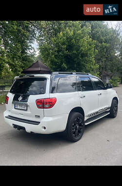Позашляховик / Кросовер Toyota Sequoia 2016 в 
