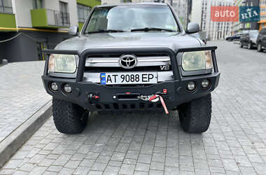 Внедорожник / Кроссовер Toyota Sequoia 2005 в 
