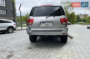 Внедорожник / Кроссовер Toyota Sequoia 2005 в 