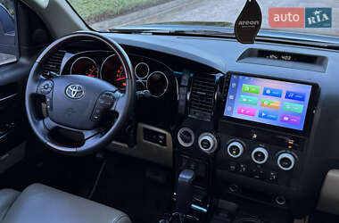 Позашляховик / Кросовер Toyota Sequoia 2008 в 