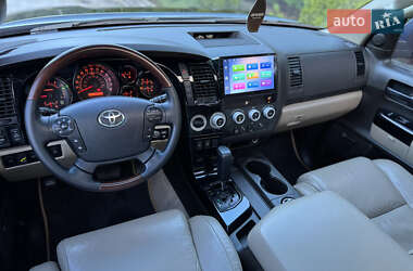 Позашляховик / Кросовер Toyota Sequoia 2008 в 