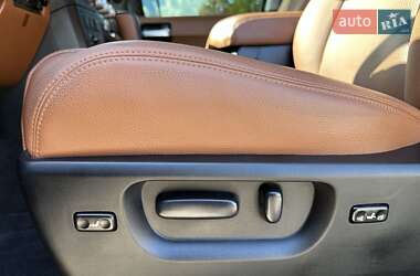 Внедорожник / Кроссовер Toyota Sequoia 2008 в 
