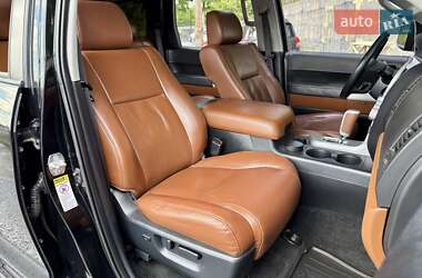 Внедорожник / Кроссовер Toyota Sequoia 2008 в 