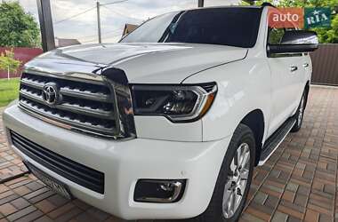 Внедорожник / Кроссовер Toyota Sequoia 2015 в Киеве