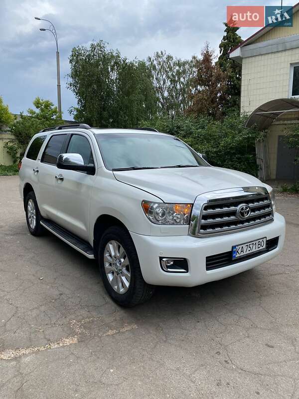 Toyota Sequoia 2013