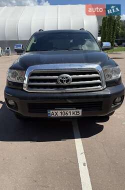 Позашляховик / Кросовер Toyota Sequoia 2010 в 