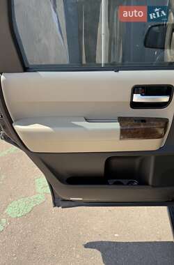 Позашляховик / Кросовер Toyota Sequoia 2010 в 