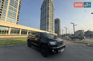 Внедорожник / Кроссовер Toyota Sequoia 2017 в 
