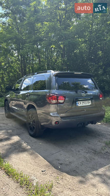 Позашляховик / Кросовер Toyota Sequoia 2019 в Києві