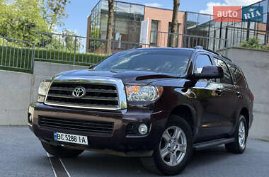 Позашляховик / Кросовер Toyota Sequoia 2015 в Львові