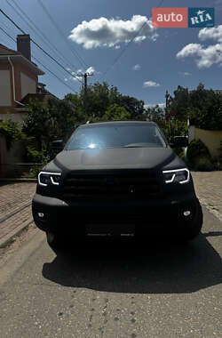 Внедорожник / Кроссовер Toyota Sequoia 2010 в 