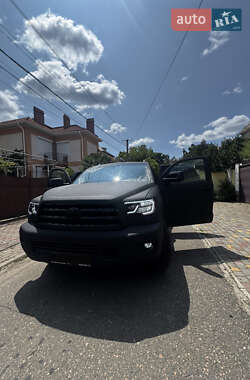 Внедорожник / Кроссовер Toyota Sequoia 2010 в 