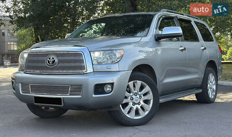 Внедорожник / Кроссовер Toyota Sequoia 2008 в 