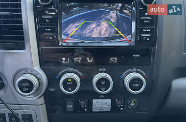 Внедорожник / Кроссовер Toyota Sequoia 2008 в 