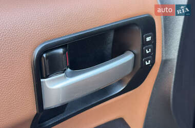 Внедорожник / Кроссовер Toyota Sequoia 2008 в 