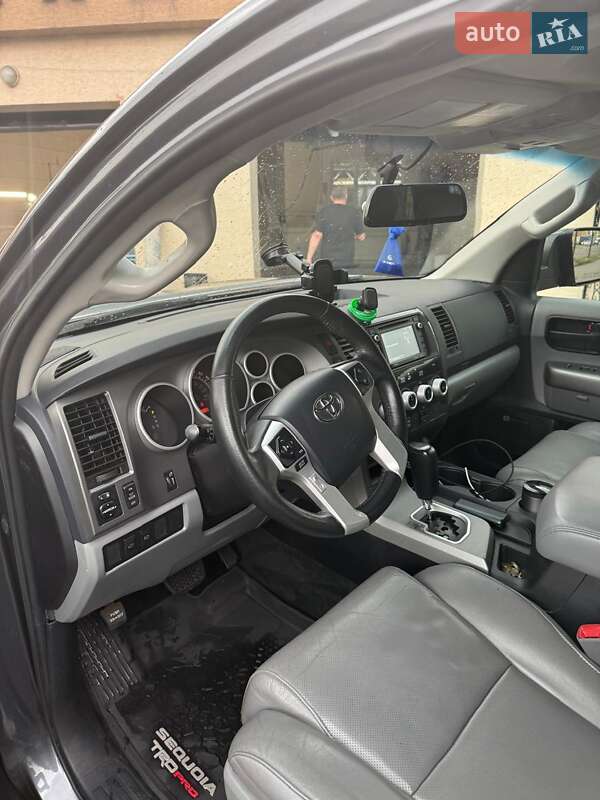 Внедорожник / Кроссовер Toyota Sequoia 2017 в Киеве фото 8 Внедорожник / Кроссовер Toyota Sequoia 2017 в Киеве